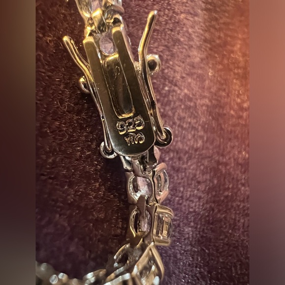 925  Mo Silver Tennis Bracelet with CZ's and Dual Lock Slip Clasp, 7 1/4 Long! - Picture 8 of 14